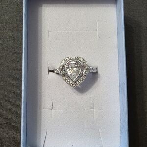 Estate - Silver Tone - Brilliant White Stone - Heart Shaped Ring - Item 551